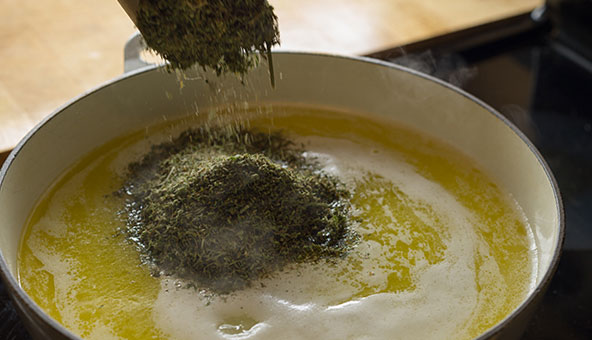 Adding Cannabis to Oil: Cooking