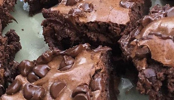 Use cannabis oil for delicious homemade weed brownies